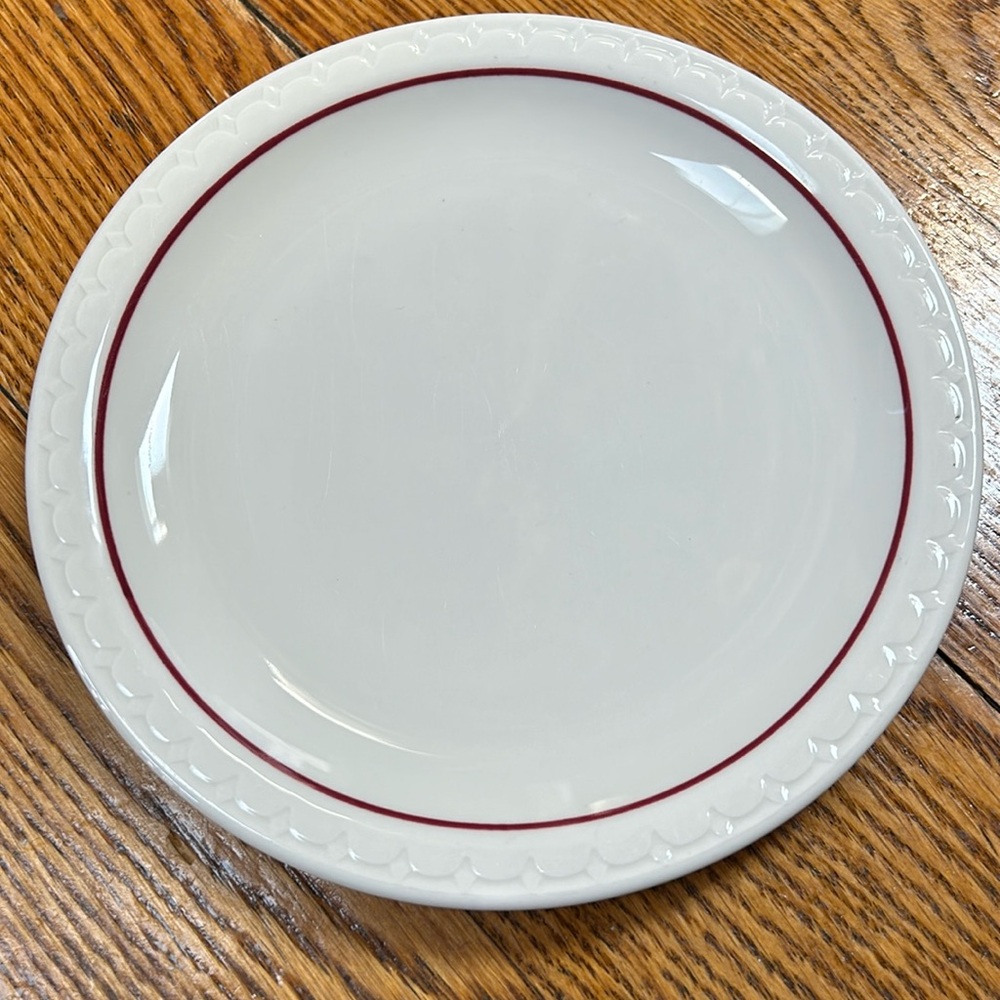 Syracuse restaurant China 9” plate.  Great vintage condition.